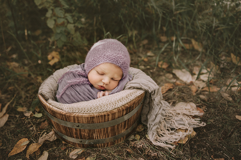 red deer baby photographer, gray baby, newborn photos, outdoor newborn photo